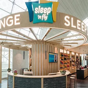 Sleep 'n Fly Sleep Lounge, B-gates Terminal 3 - Transit Only Hôtel capsule